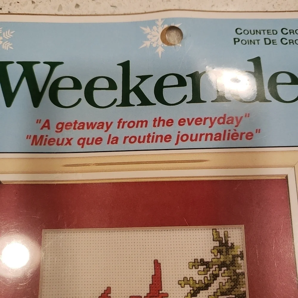 Weekenders Cardinal The Christmas Package Complete Counted Cross Stitch Kit NIP